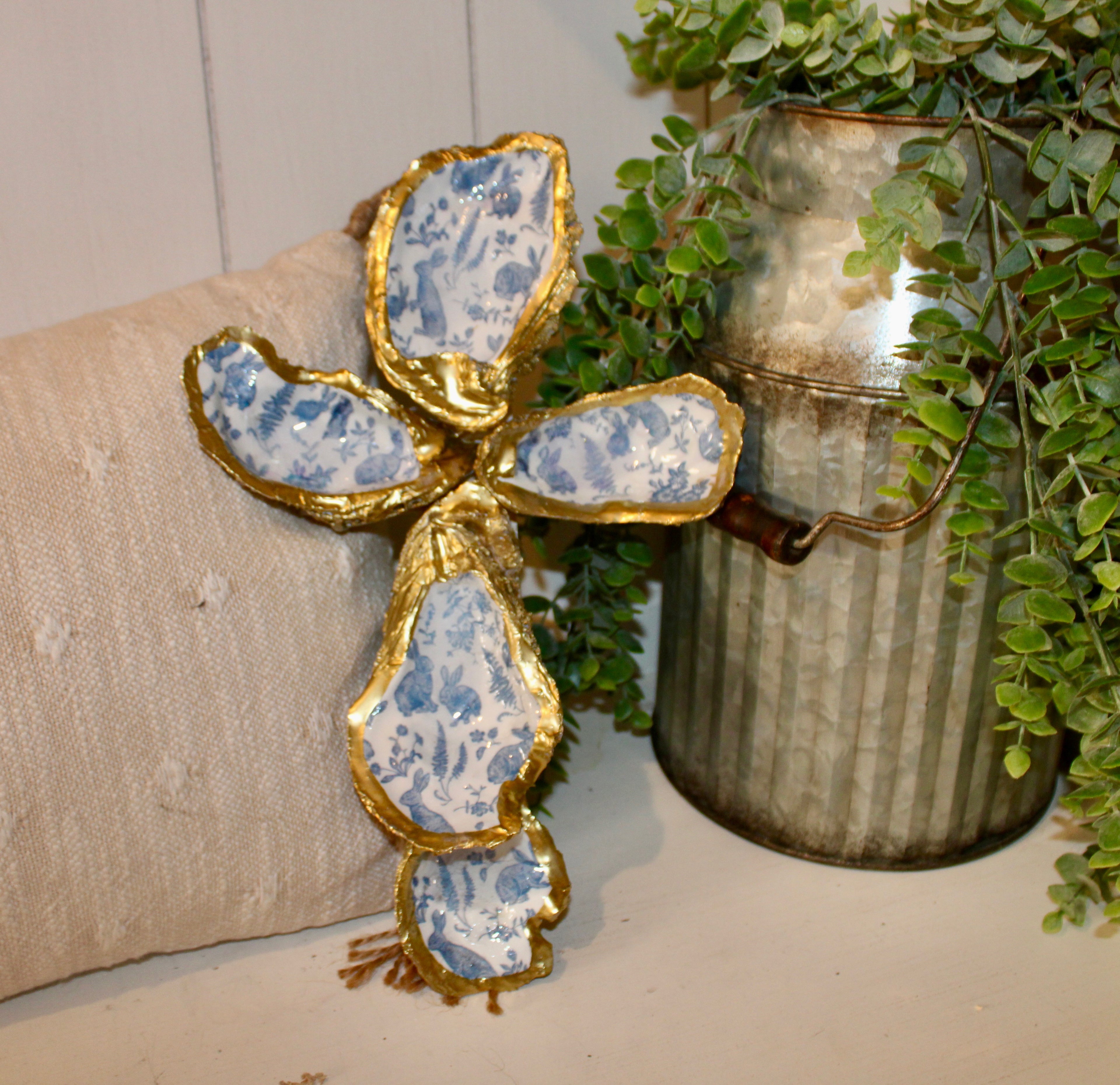 Oyster cross