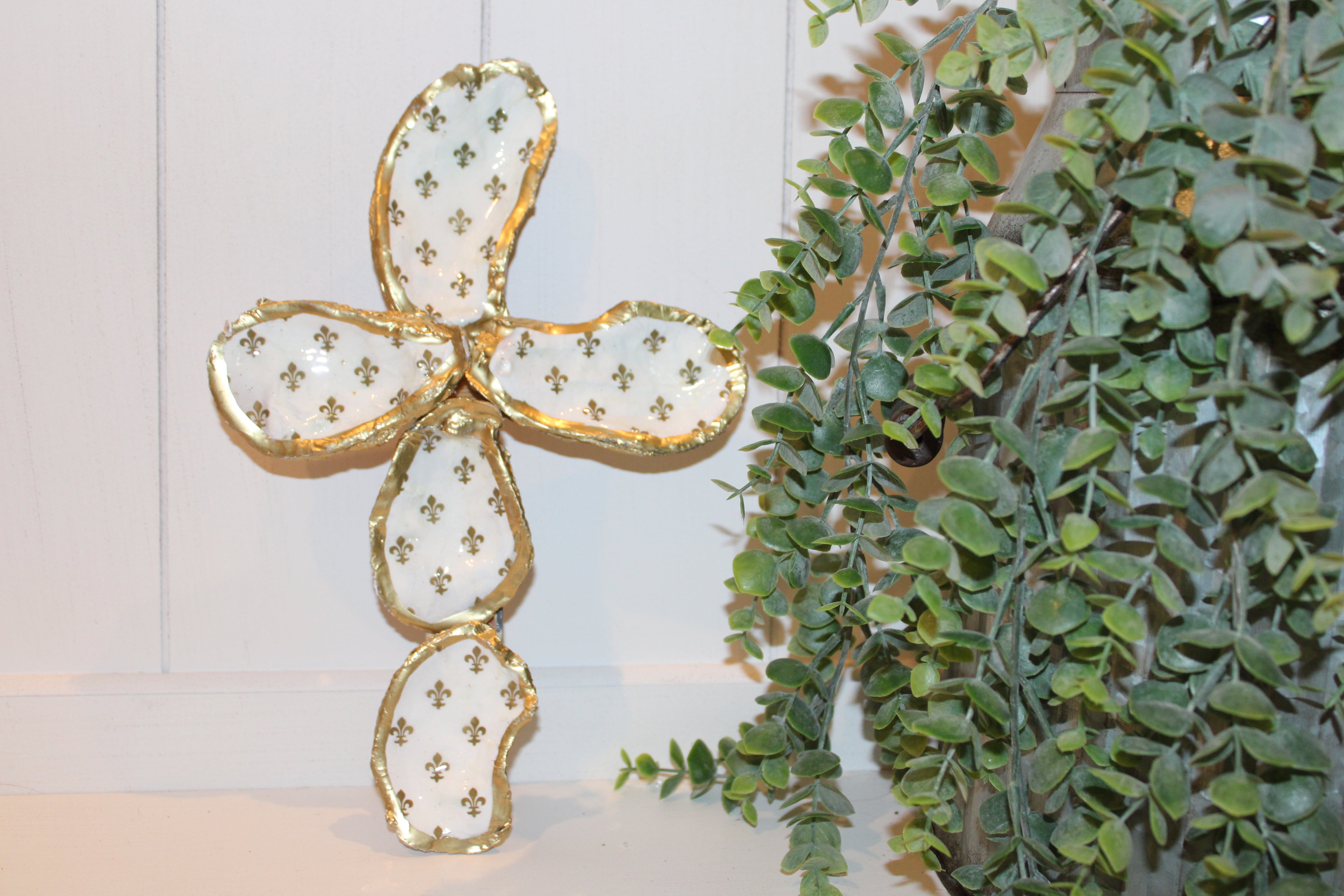 Oyster cross