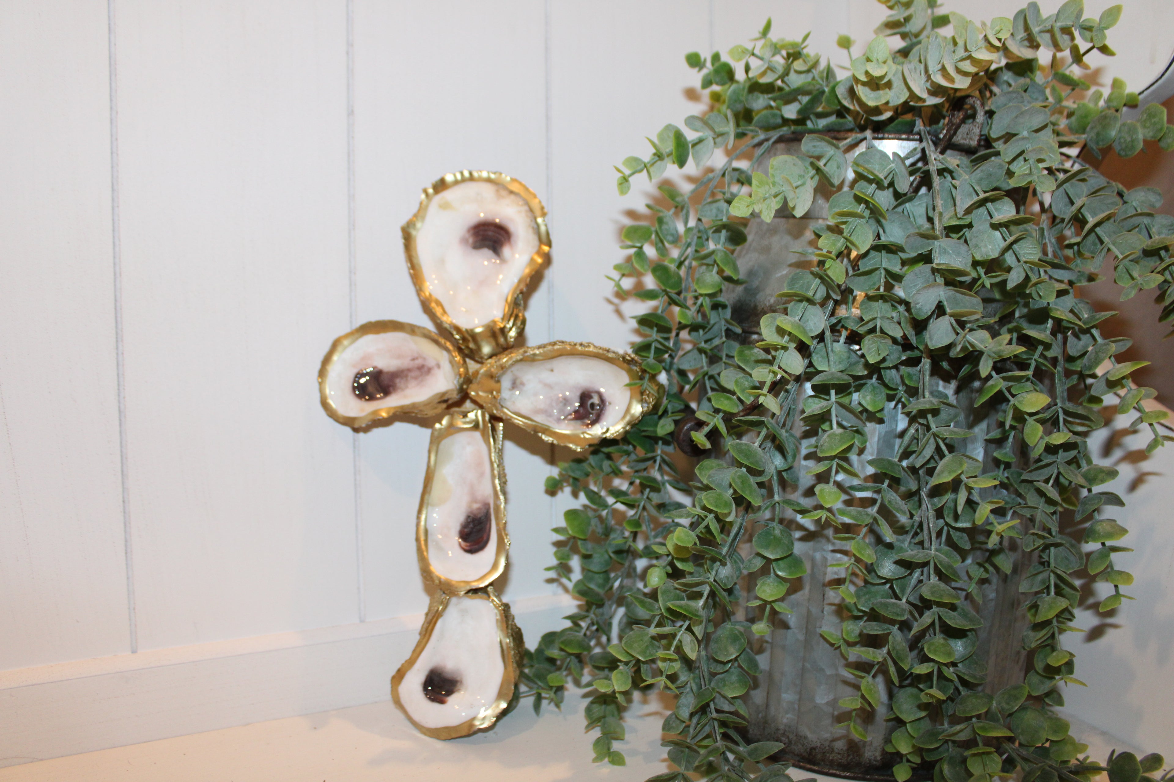 Oyster cross