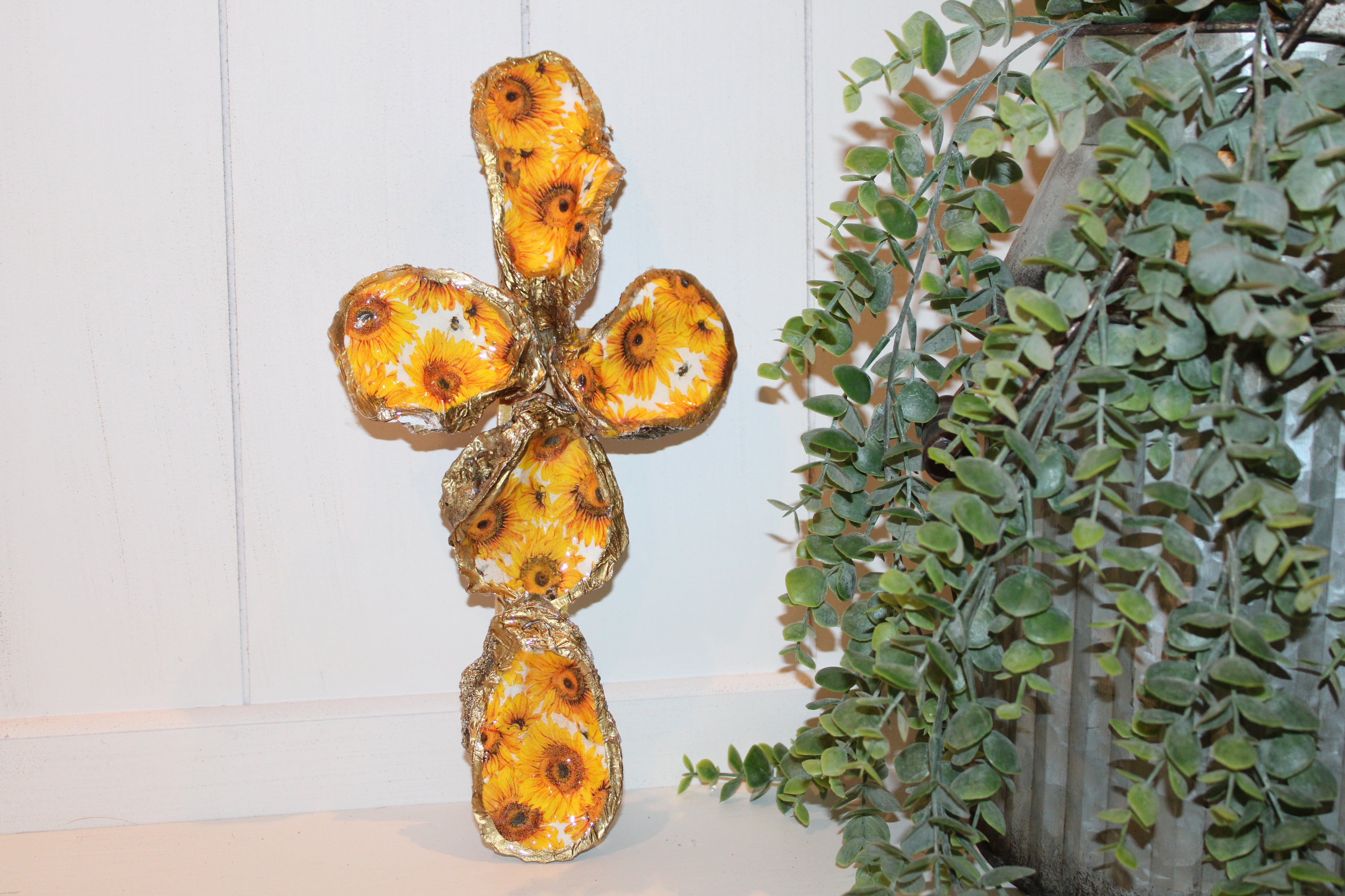 Oyster cross